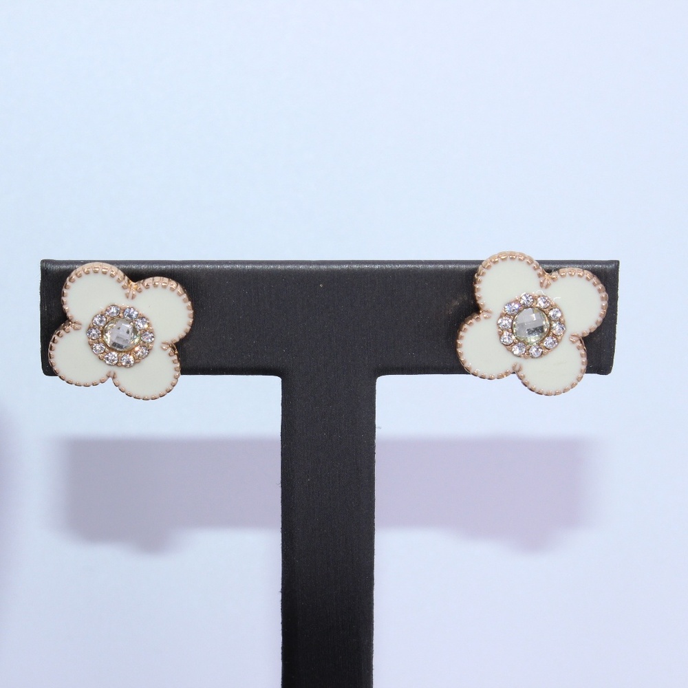 Cream Colored Flower Earrings